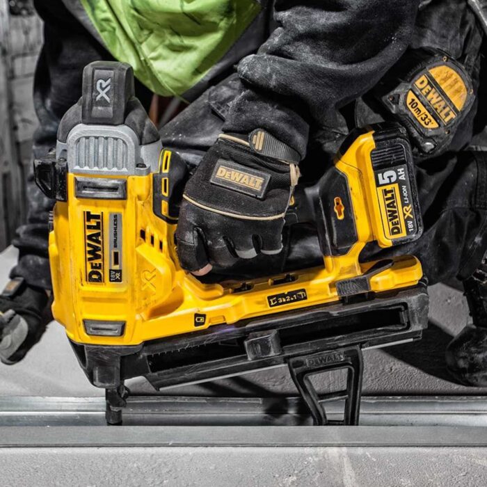 Καρφωτικό Μπετού 18V XR 2Χ5.0Ah 2.8-3.3mm DCN890P2 DEWALT - Image 2